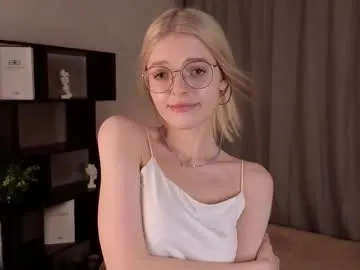 _luckybet_ on Chaturbate