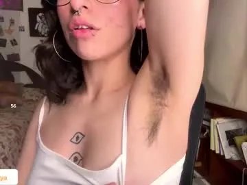 b0nnie_h0ney on Chaturbate 