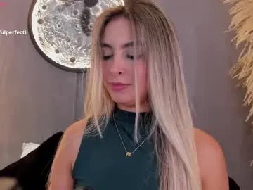 bella1207 on Chaturbate