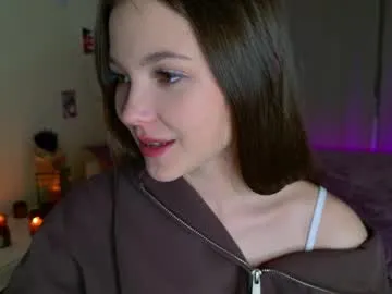 charming_bliss on Chaturbate