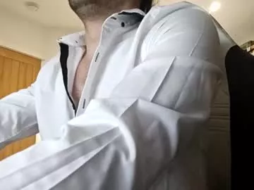 dennis210586 on Chaturbate