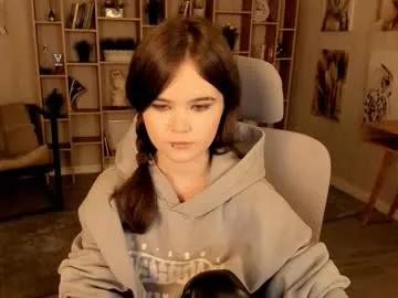 elainebeness on Chaturbate