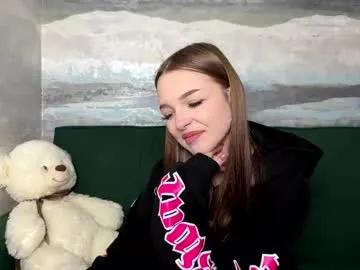 farahmantifel — GOAL: mb u want to help me get off my top [92 tokens remaining] Hey hey guys , welcom to my room, My name is Anna #new #18 #teen #cute #shy