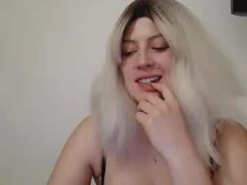 francescaasmith — suck fingers [712 tokens left] hello guys #blonde #smoke #new #squirt #bigboobs