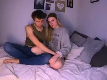 horny_college_roommates_ on Chaturbate