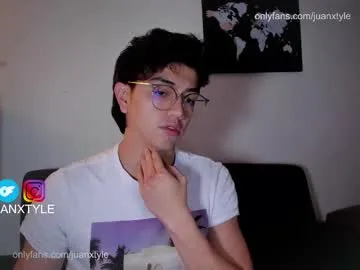 juancamroom on Chaturbate