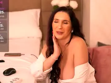 kyracase on Chaturbate