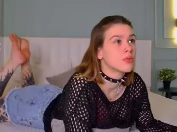 lorapuffs on Chaturbate