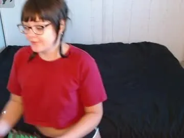 lyrajrose on Chaturbate