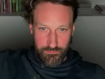 maenu_69 on Chaturbate