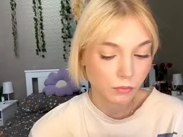 marvawillinghurst — Goal:Lift up my top and show my bra  <: My name is Lisa #new , new experience to me, hope it turns out well :3  #blonde #young #18 #shy [0 tokens remaining]