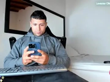 maxi_mux1 on Chaturbate