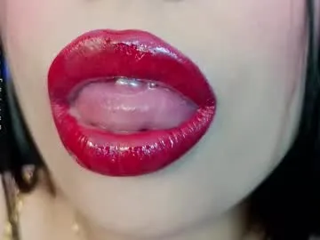 mia_roux1 on Chaturbate