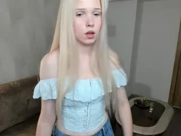 mikaelataron on Chaturbate