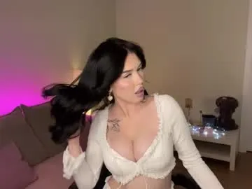 mistress_of_hearts on Chaturbate