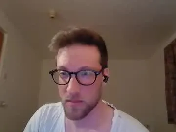 moms_little_monster on Chaturbate