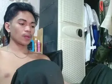 naughtyperfectasian4u on Chaturbate