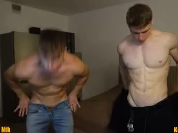 nik_sharp on Chaturbate