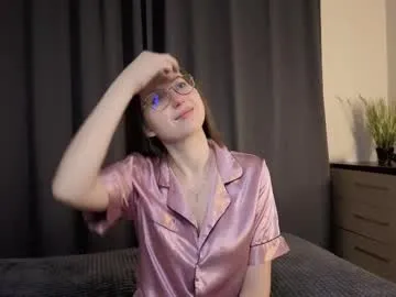 oliviavele on Chaturbate