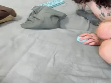 raveneusbiter on Chaturbate