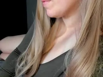 roseberryred on Chaturbate