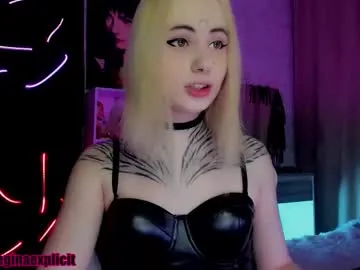 snake_bites on Chaturbate