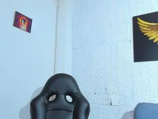 aaron_velour on Flirt4Free