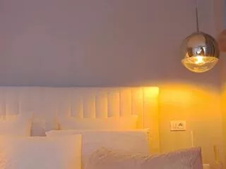 anais_a on Flirt4Free