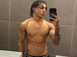 bradley_strong on Flirt4Free