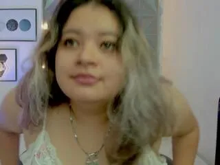 emyli_collins on Flirt4Free