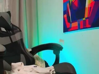 james_whiite on Flirt4Free