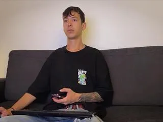 leinad_liive — Away on Flirt4Free