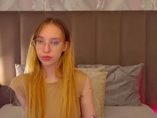 lina_lewitt on Flirt4Free