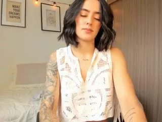 louissa_bennett on Flirt4Free