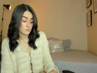 louissa_bennett on Flirt4Free