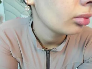 mia_roussee on Flirt4Free