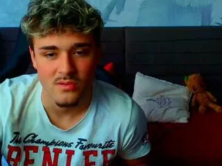 wade_townes on Flirt4Free