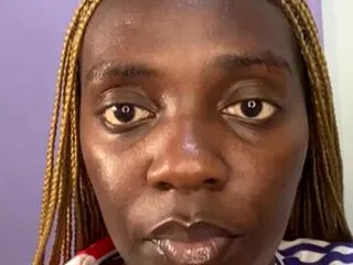 zari_quinn on Flirt4Free