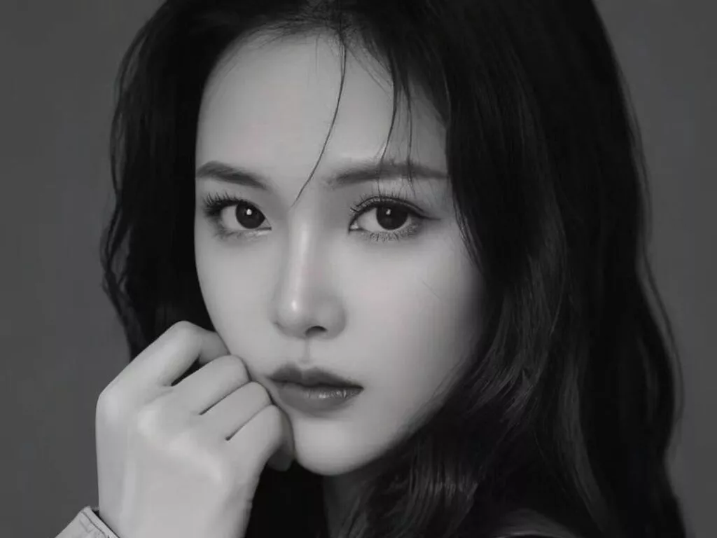 AgelaHui — My shows have lots of cool music and a very calming atmosphere. Great dancing and talking about everything. Games ranging from chess to stripping and guessing the melody,