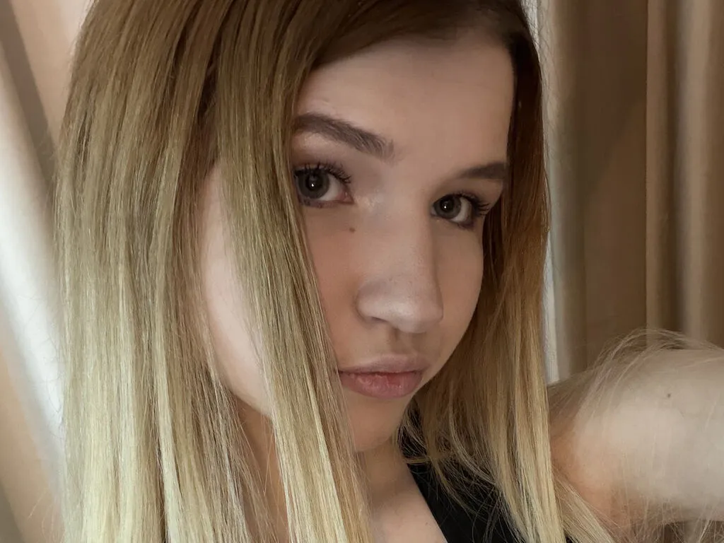 AraPosey — Chocolate ice cream, honesty, cute doggies, real affection, blue eyes... what makes your heart skip a beat? 