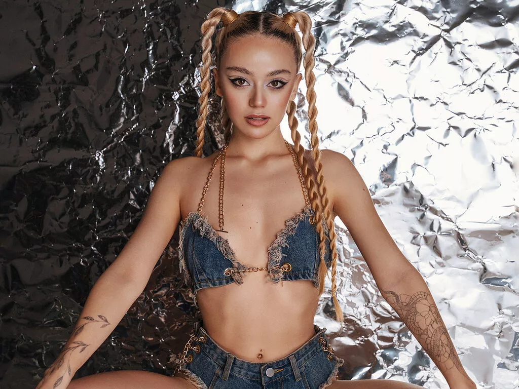 EstellaRichmond — I love it when they start being gentle with me and accelerate to their maximum speed! When I feel you even from a distance, when I feel you next to me! Use my desires for pleasure! I love being controlled and played with a toy.