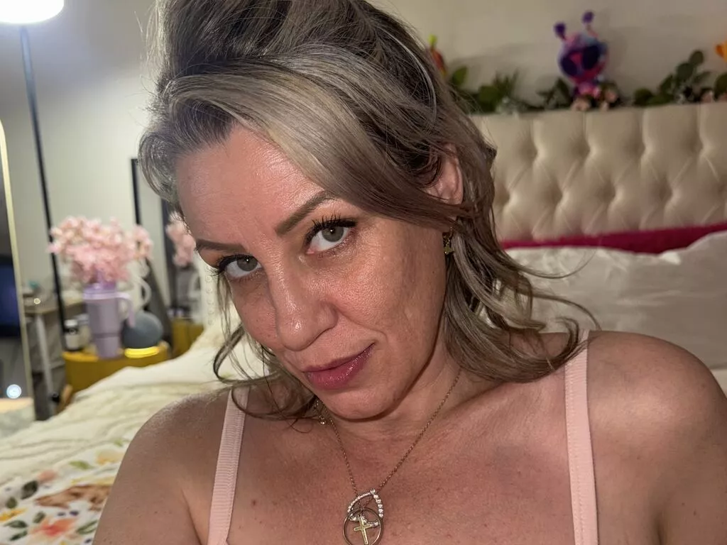 VegasDani — C2C, watching you cum and polite boys