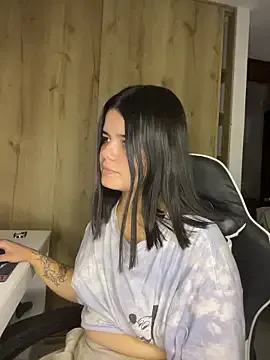 2Angela_ on StripChat