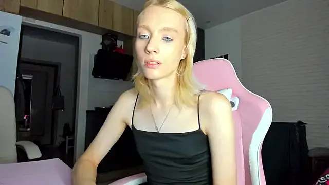 _Alice_Kitty on StripChat