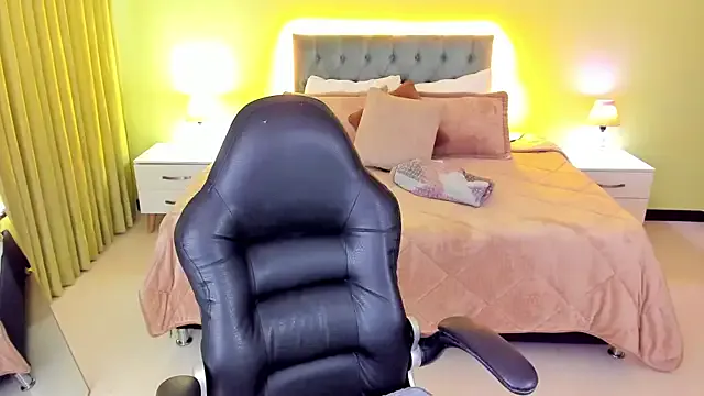 _Charlotte_evans_1 on StripChat