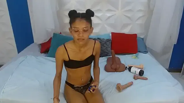 adisson_petite1 on StripChat