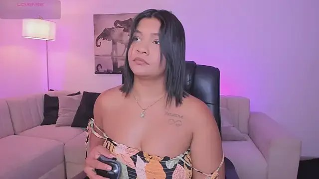 alaia7h on StripChat 