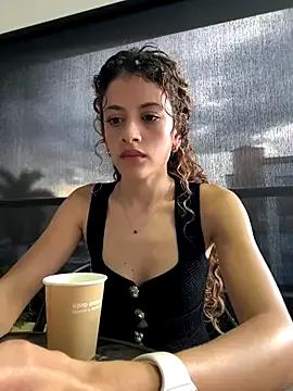 alana15 — MAKE ME WET