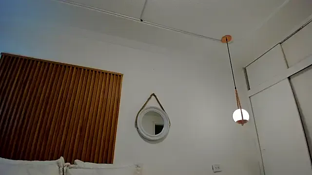 Alaska_deluxe on StripChat