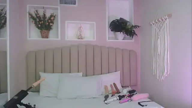 aleskaswarovski on StripChat